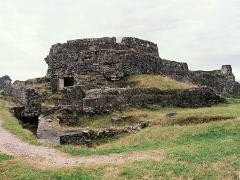 Ukimerioni tvirtovės griuvėsiai