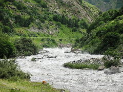 Tergi upė Darjali tarpeklyje